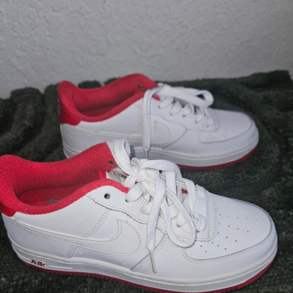 Nike Women's White and Red Trainers